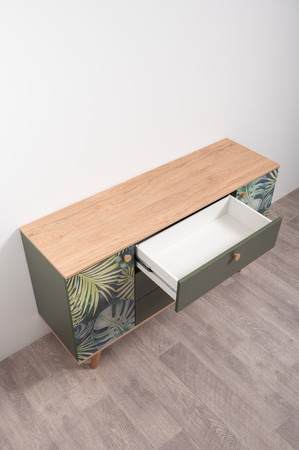 Комод Маттиас 16.245 дымчатый зеленый K521, гикори рокфорд натуральный KO86 PW, белый PE шагрень, фотопечать